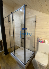 clients and partners4-Угловая душевая с распашной дверью и четырьмя неподвижными стеклами